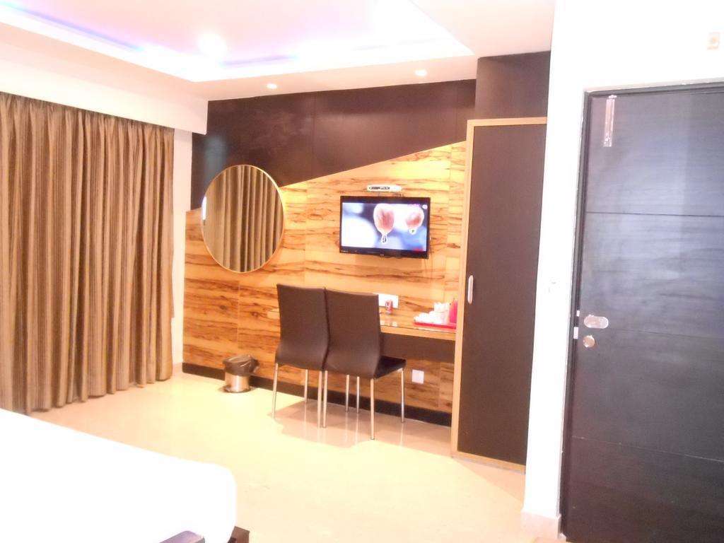 Hotel Aston International โกลกาตา ภายนอก รูปภาพ