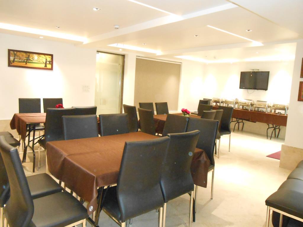 Hotel Aston International โกลกาตา ภายนอก รูปภาพ