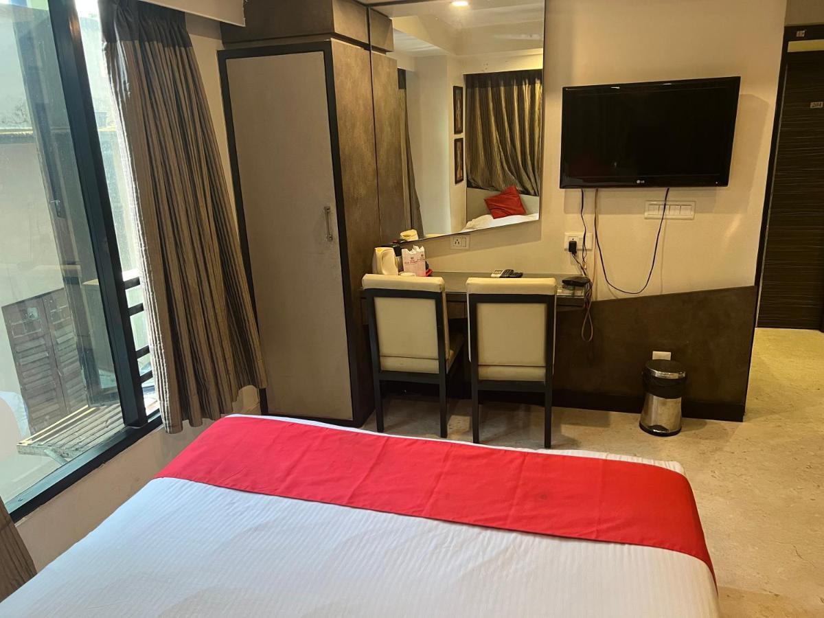 Hotel Aston International โกลกาตา ภายนอก รูปภาพ