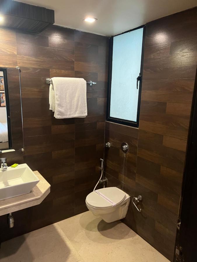 Hotel Aston International โกลกาตา ภายนอก รูปภาพ