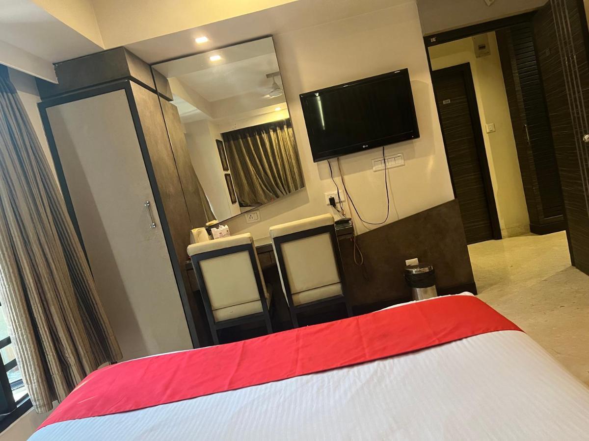 Hotel Aston International โกลกาตา ภายนอก รูปภาพ