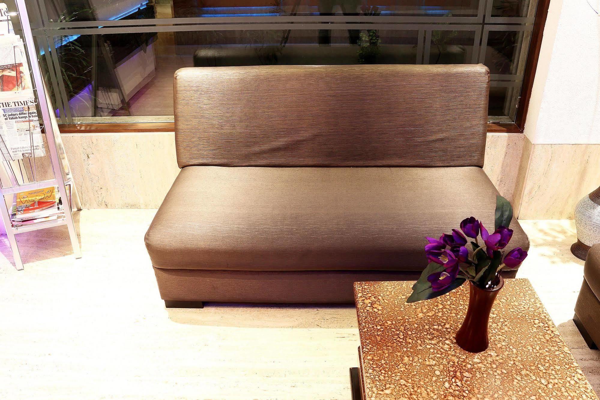 Hotel Aston International โกลกาตา ภายนอก รูปภาพ