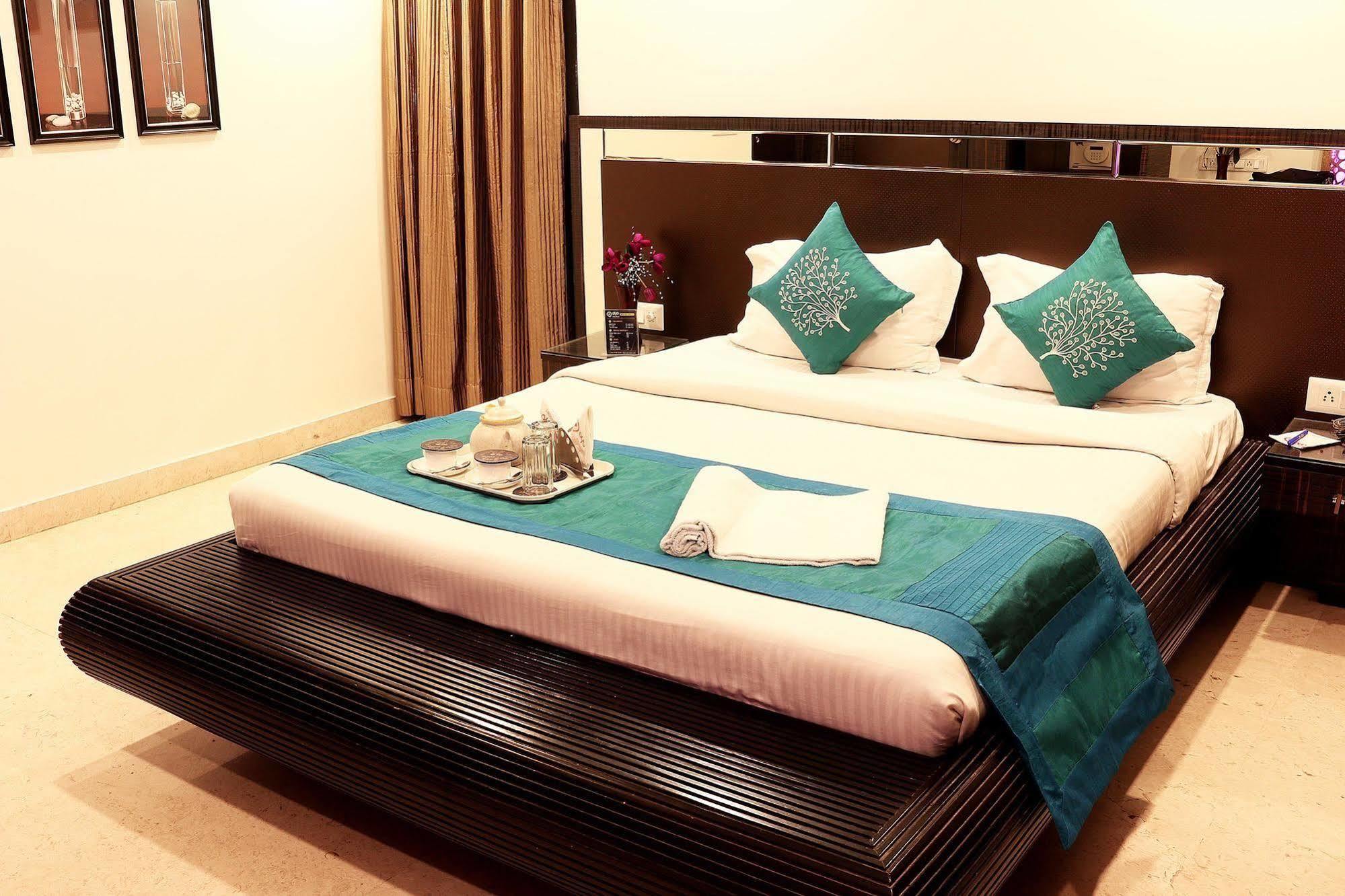 Hotel Aston International โกลกาตา ภายนอก รูปภาพ