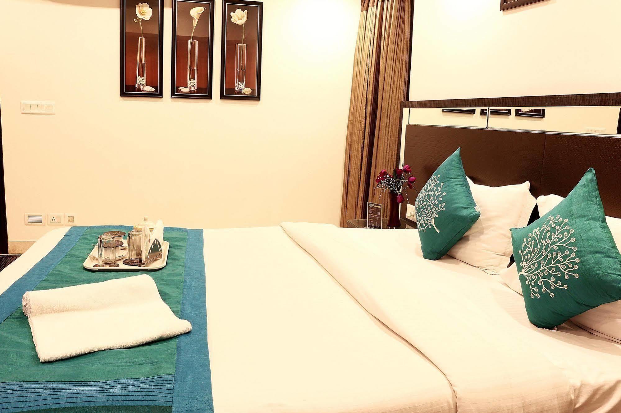 Hotel Aston International โกลกาตา ภายนอก รูปภาพ