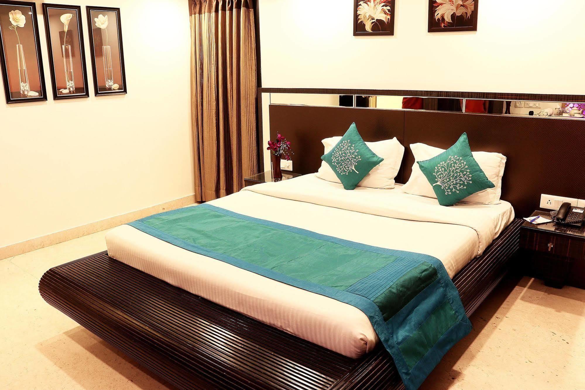 Hotel Aston International โกลกาตา ภายนอก รูปภาพ