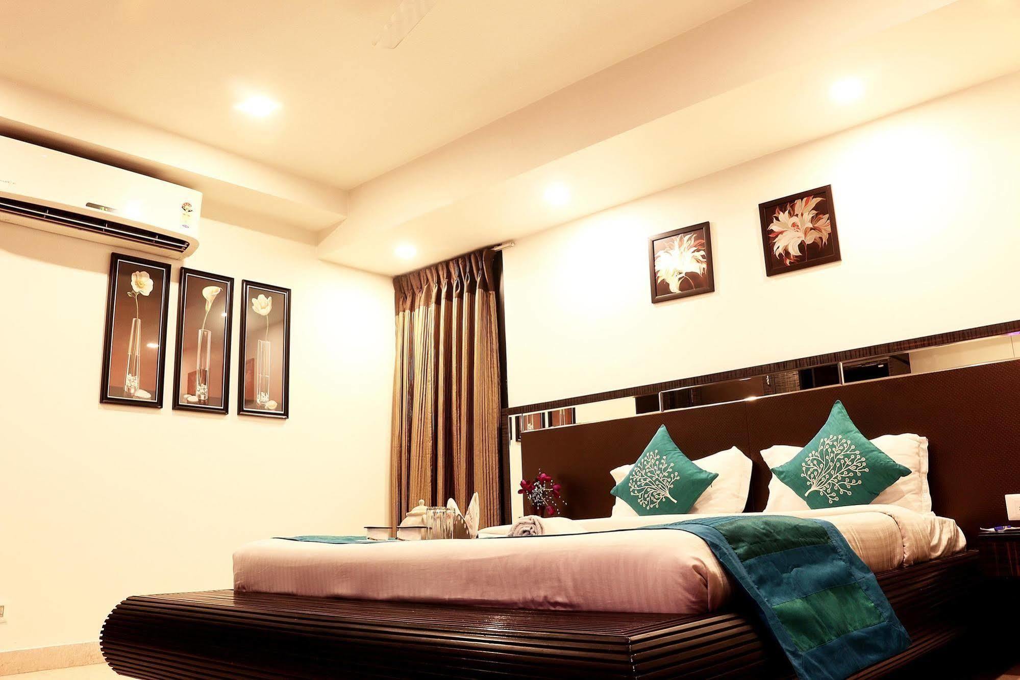 Hotel Aston International โกลกาตา ภายนอก รูปภาพ