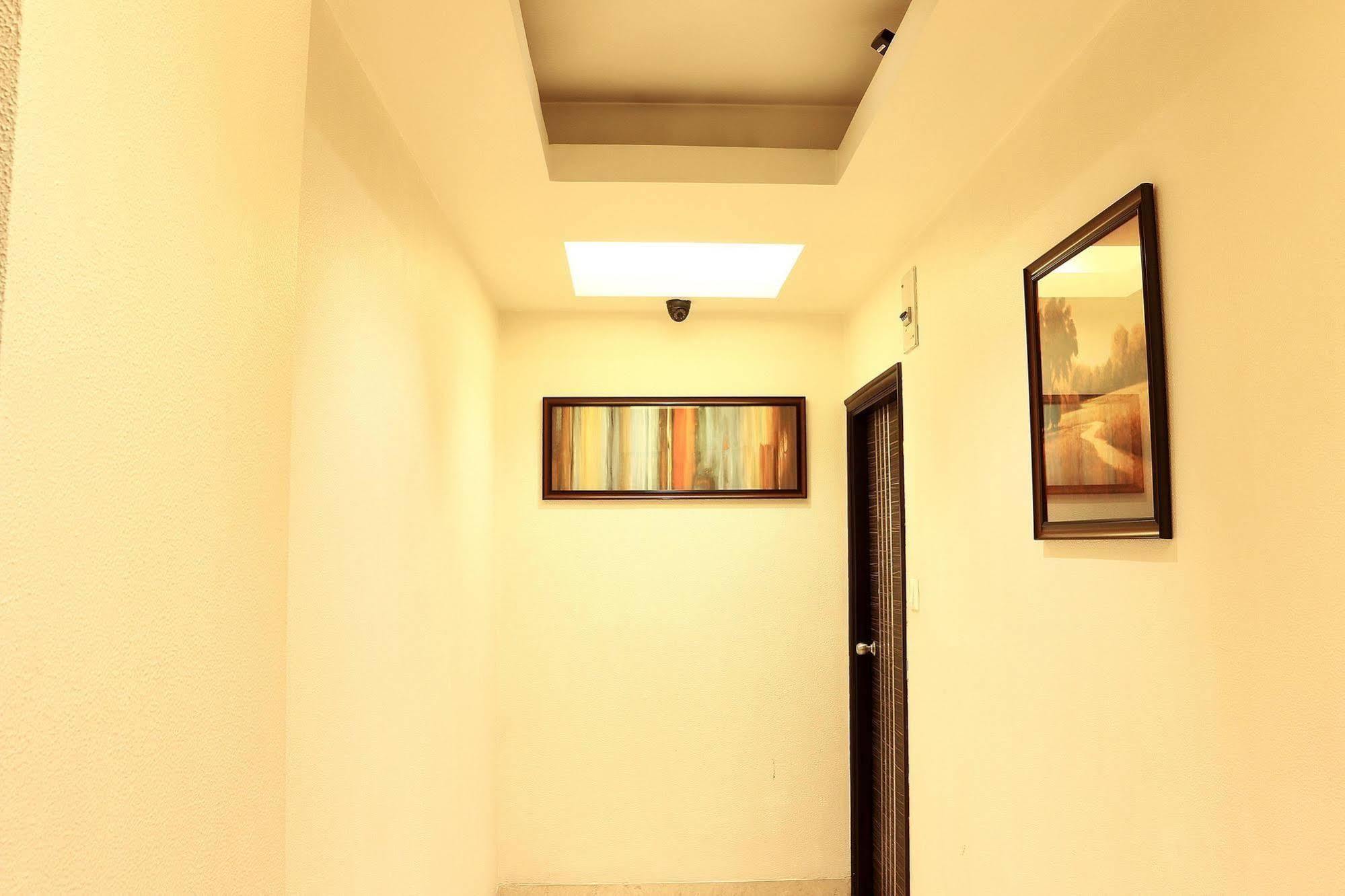 Hotel Aston International โกลกาตา ภายนอก รูปภาพ